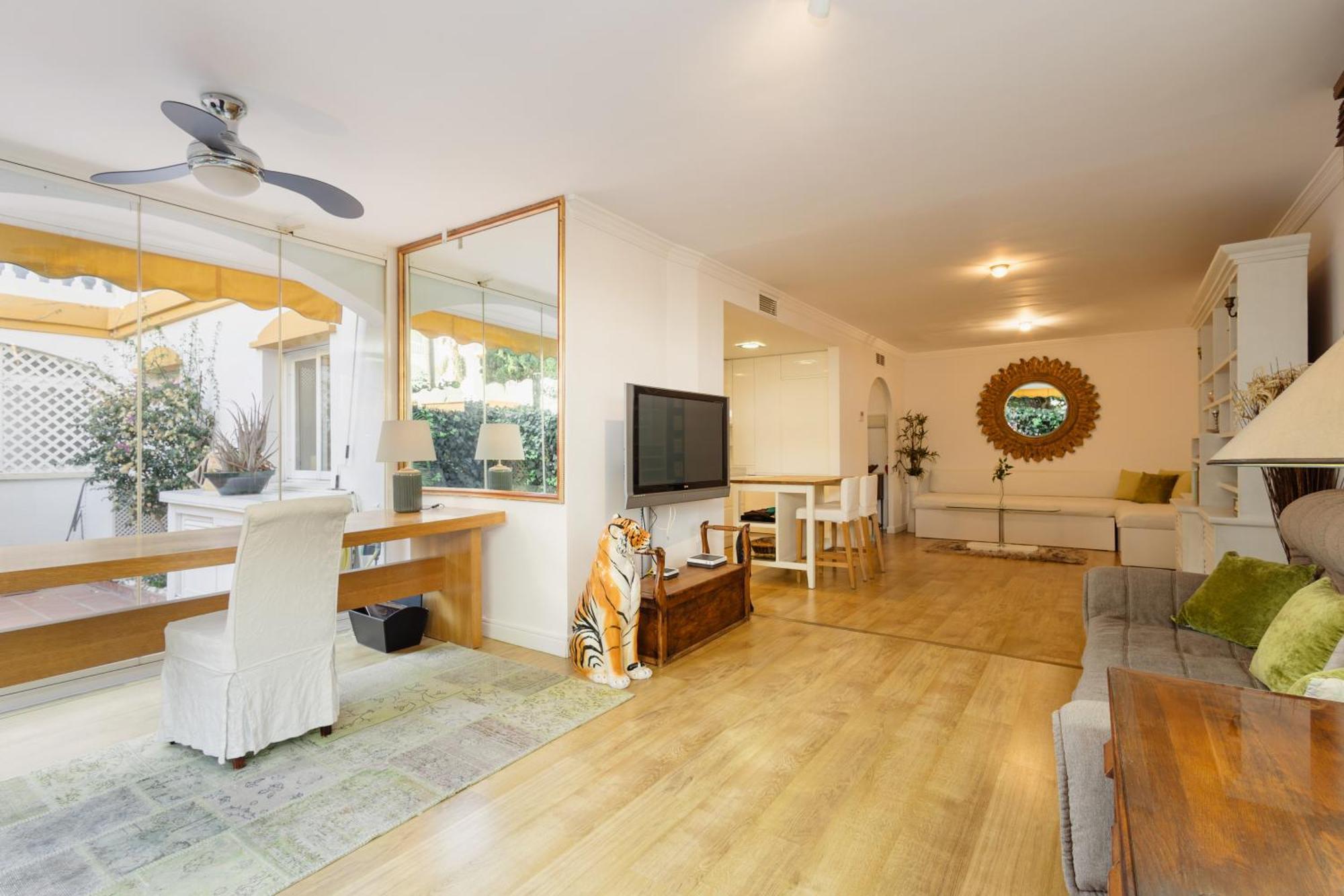 Ground Floor Holiday Apartment With Terrace And Pool In Puerto Banus, Marbella Eksteriør bilde