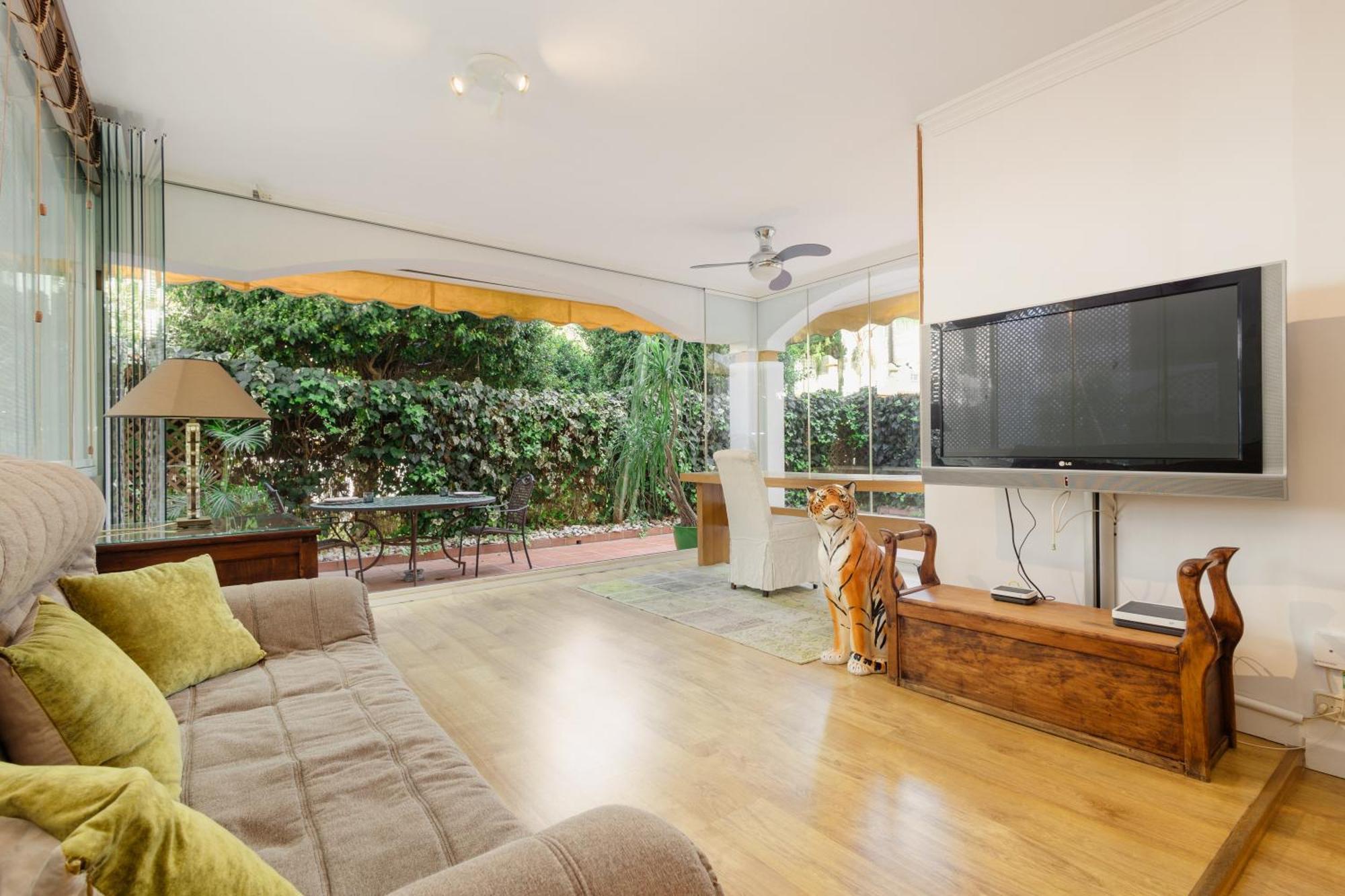 Ground Floor Holiday Apartment With Terrace And Pool In Puerto Banus, Marbella Eksteriør bilde