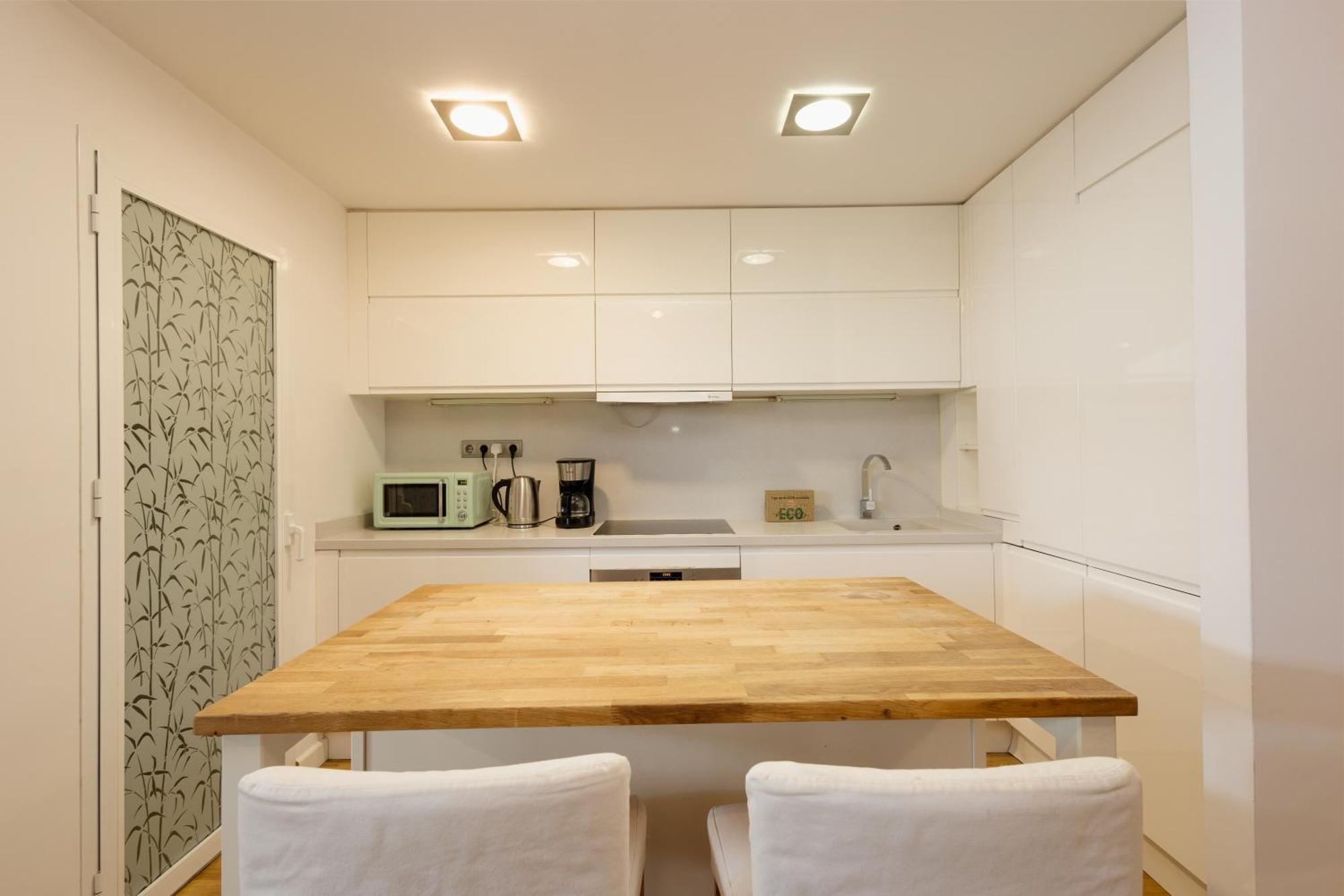 Ground Floor Holiday Apartment With Terrace And Pool In Puerto Banus, Marbella Eksteriør bilde
