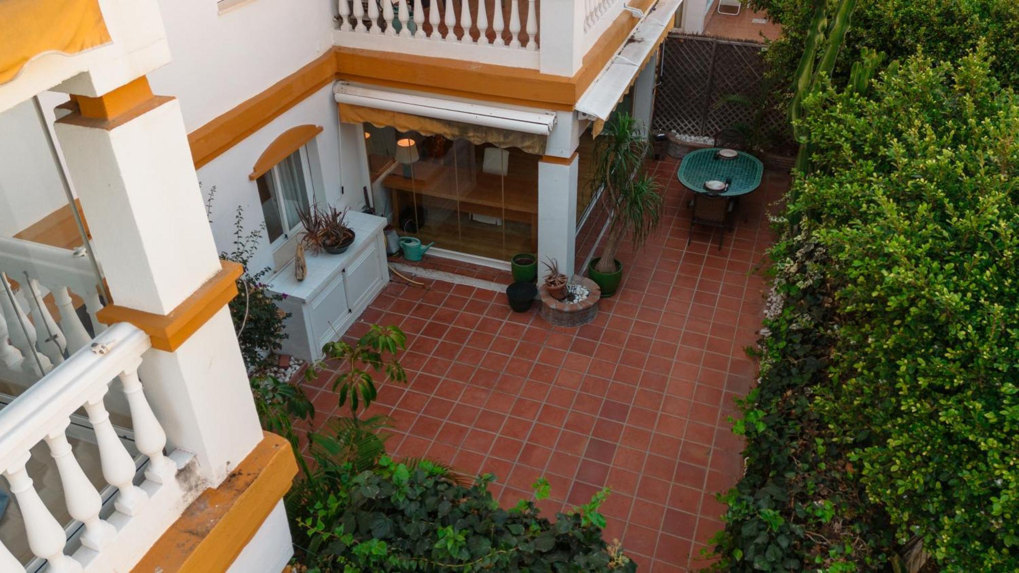 Ground Floor Holiday Apartment With Terrace And Pool In Puerto Banus, Marbella Eksteriør bilde